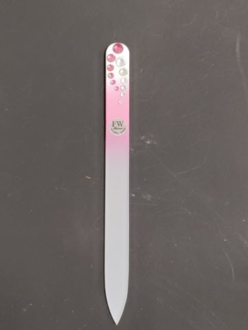 Glazen Nagelvijl met Roze en Transparante Swarovski op Wit/Roze Achtergrond